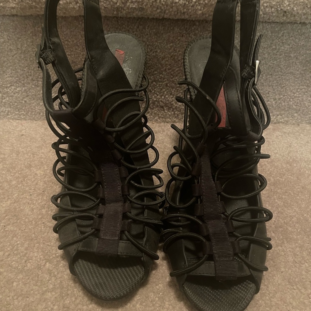 Strappy gx by Gwen Stefani black heels size 8.5